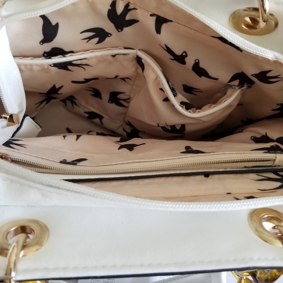 White Ivory Large Vegan Handbag Purse Crossbody - Picture 5 of 7